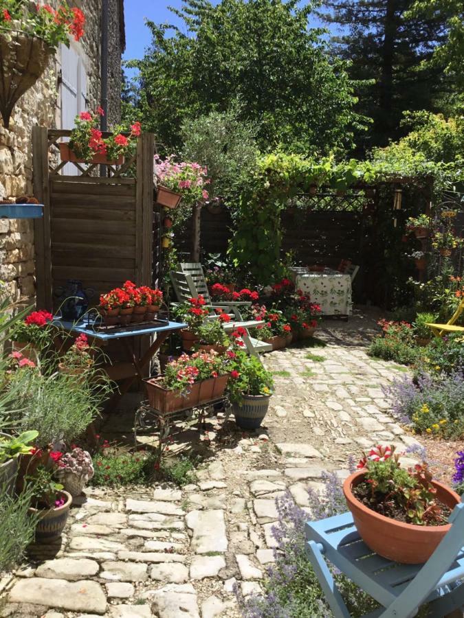 La Vieille Maison Rose Bed & Breakfast Nanteuil-en-Vallee Exterior photo